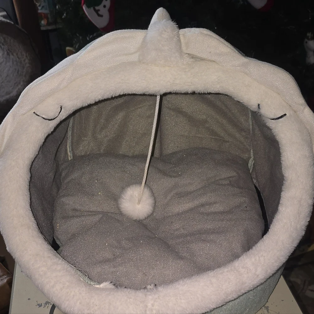 Cat or dog bed